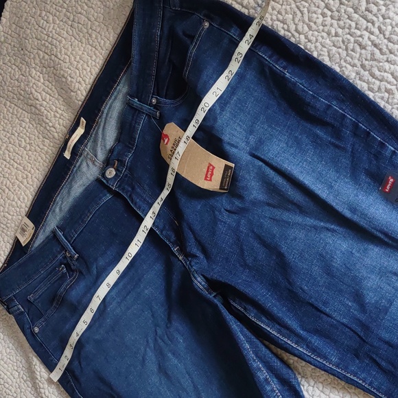 NWT Levi's 24W Classic Straight Jeans - Picture 8 of 16